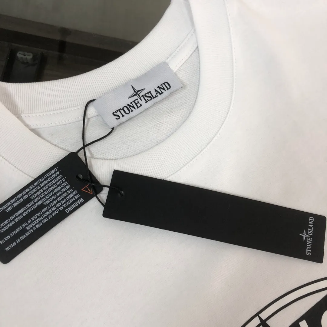 P180 Stone Island 2025 latest T-shirt, couple style ~ original order, fashionable and casual short T-shirt, specially made of customized cotton fabric ~ 100% cotton T-shirt ~ pre-washed to prevent deformation and shrinkage problem, more comfortable and breathable on the body ~ all available from stock ~ unique design style, trendy must-have item, complete with three standards 👍 Color: black/white/coffee Size: S M L XL (larger version Please state your height and weight when placing an order)